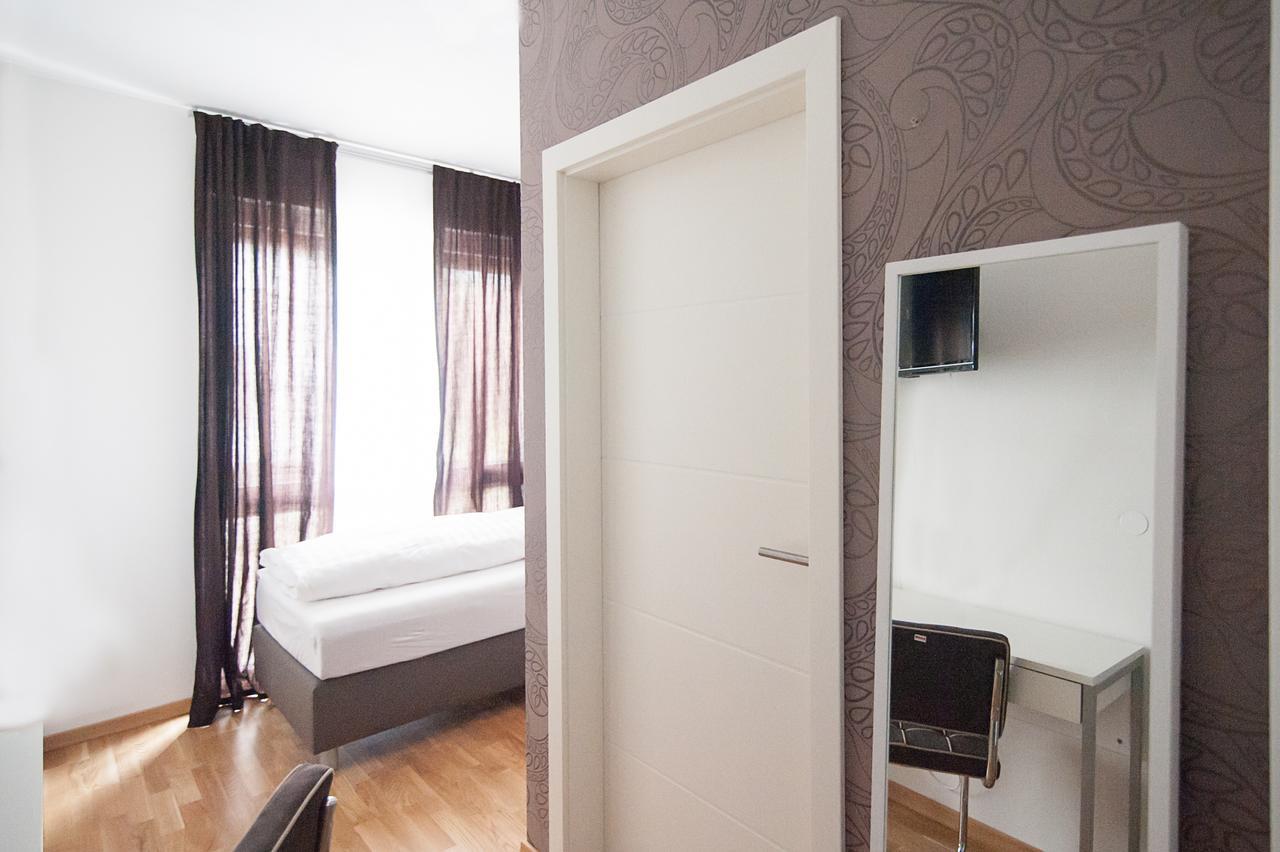 Hotel Apartment Am Arbach Eningen unter Achalm Ruang foto