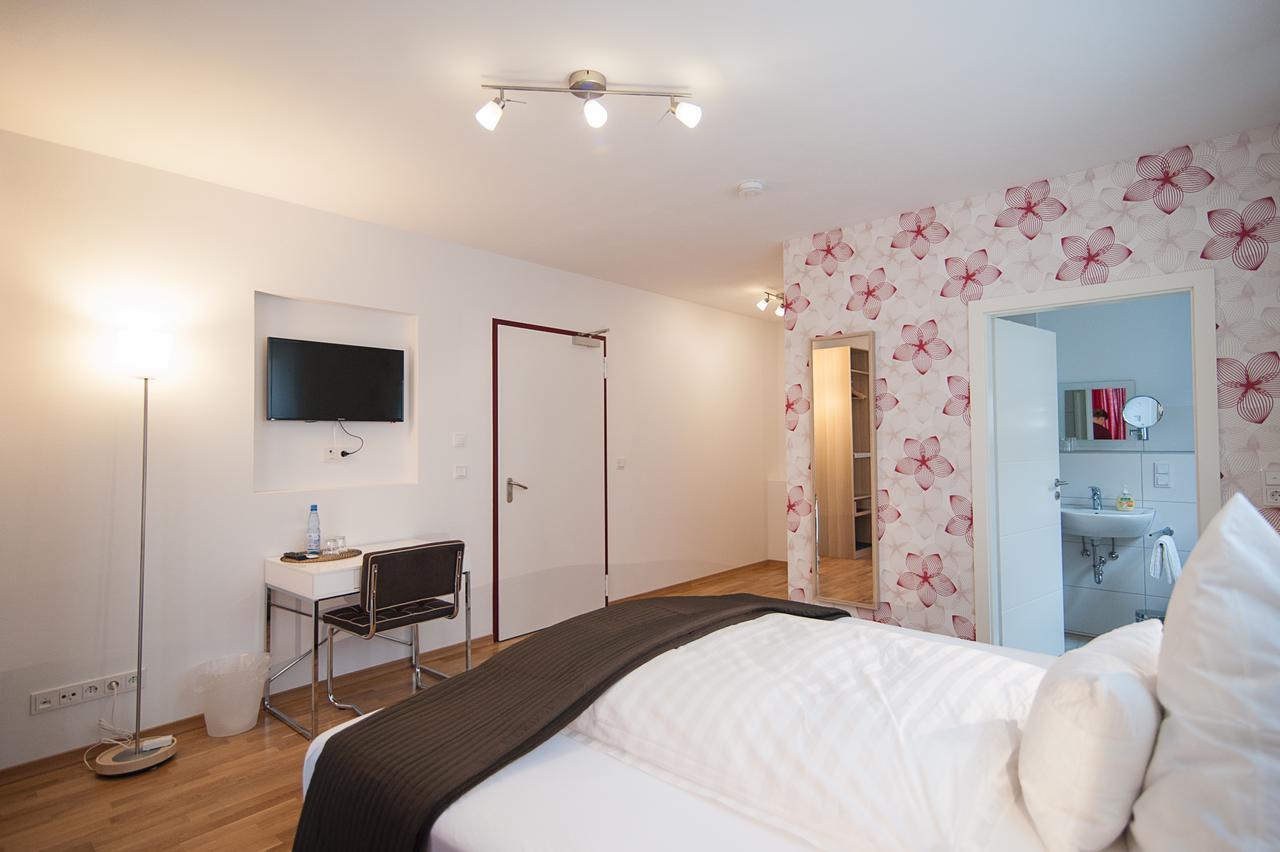 Hotel Apartment Am Arbach Eningen unter Achalm Ruang foto